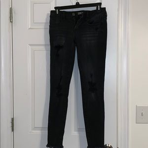 black distressed american eagle jeans